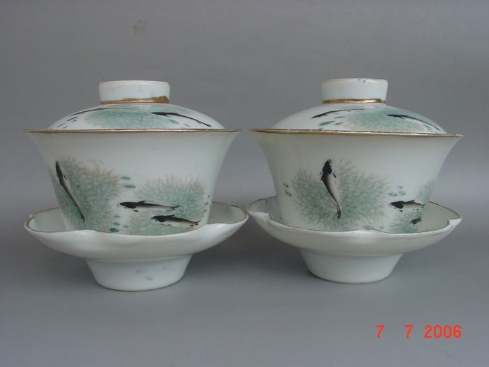 民国上海鸿康祥出品鱼藻纹精致茶盖碗一对(全品)