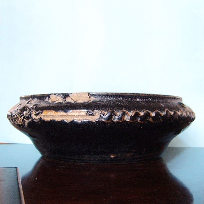 波纹鼓钉双铺首黑釉大洗 -波纹鼓钉双铺首黑釉