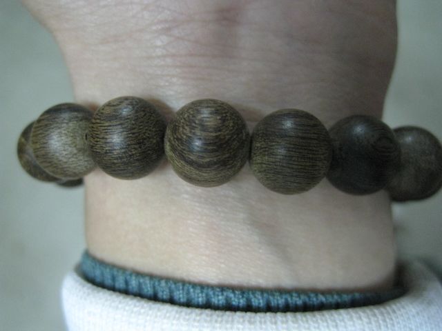 高品质的印尼沉香手钏-高品质的印尼沉香手钏价格-高品质的印尼沉香手钏图片,来自藏友木林森艺-木器-地摊交易-华夏收藏网