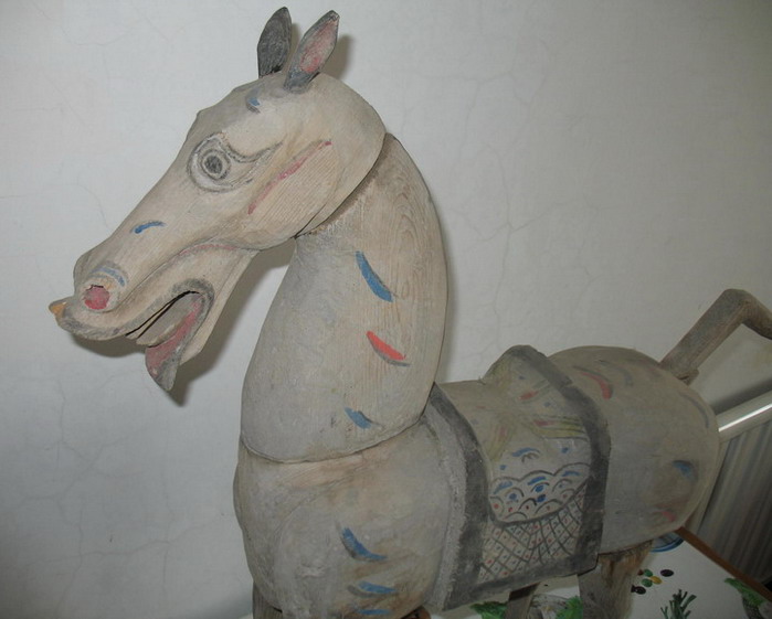 汉代彩绘木制马一匹,汉彩绘木制马少!包老包代