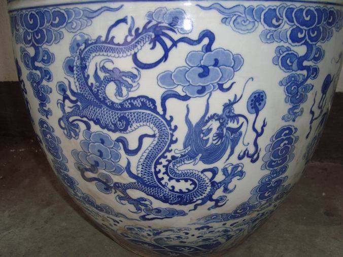 青花五龙瓷缸_青花五龙瓷缸价格_青花五龙瓷缸图片_来自藏友村野山夫_工艺品_地摊交易_华夏收藏网 cang.com