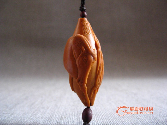 精品核雕-(一马当先)