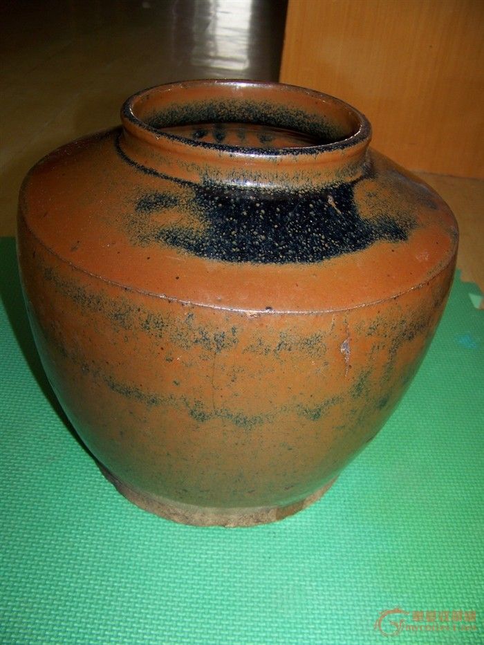 酱釉窑变大罐