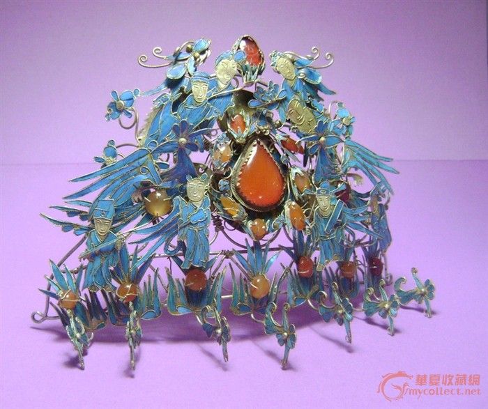 地摊交易区所展示的物品交易信息,其真实性、准确性和合法性由信息发布人负责,华夏收藏网不承担任何法律责任。 华夏收藏网有两种交易模式,1、买卖双方私下协商自行交易;2、买卖双方委托华夏收藏网代理交易。 凡是用户私下交易免费,但本网不承担任何责任。华夏收藏网提醒:为保障您的利益,推荐您选择委托华夏收藏网代理交易,具体安全交易方法如下: 代理交易其运作的实质是以华夏收藏网为货与款转移的中介,提供让买卖双方都放心货款转移的一种服务。 1、买卖双方通过看图、交流达成交易意向,买家将货款作为押金汇至本网,本网收到押金