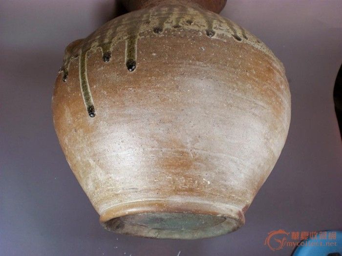 汉原始青瓷双兽耳水波纹大壶 _汉原始青瓷双兽