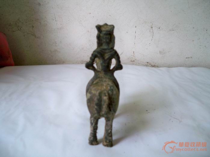 明代铜马人