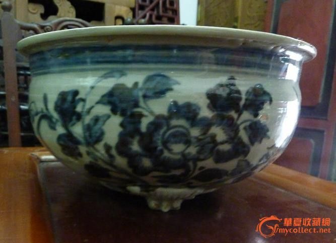 双龙戏珠豹脚香炉一只_双龙戏珠豹脚香炉一只