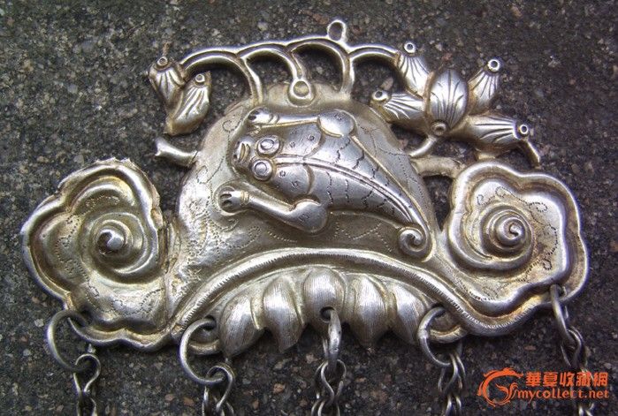 清末:苏工名款银挂件(天宝款)_清末:苏工名款银