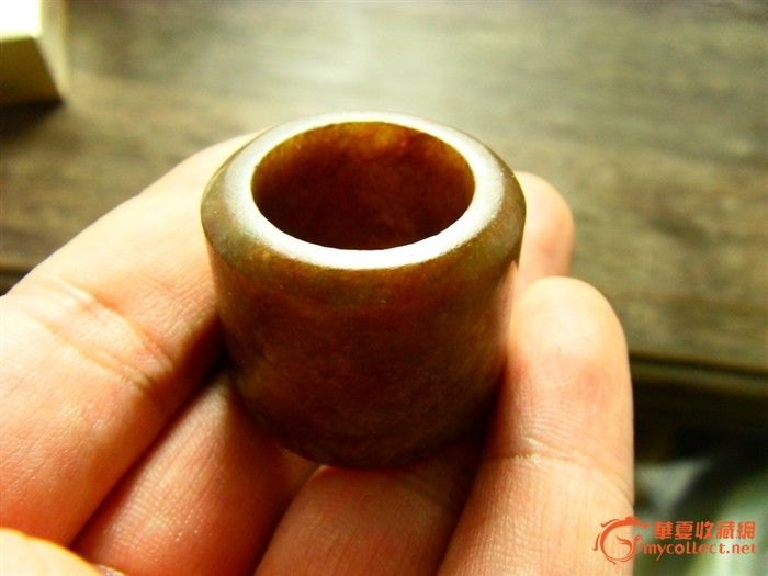 清代完美翡翠扳指包浆，沁色一流。_清代完美翡翠扳指包浆，沁色一流。价格_清代完美翡翠扳指包浆，沁色一流。图片_来自藏友倚玉阁_玉器_地摊交易_华夏收藏网 cang.com