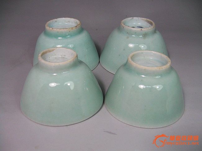 地摊 瓷器 其它 > 清代豆青釉杯四个