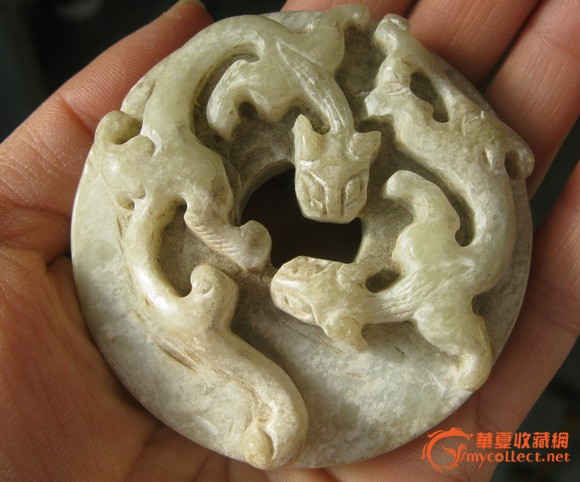 宋元时期带灰皮高浮雕双螭龙大玉璧!