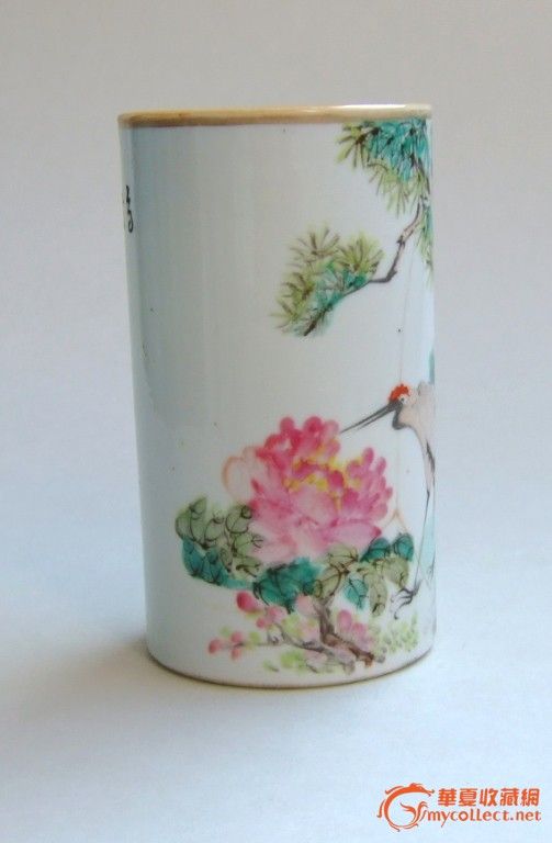 晚清浅绛彩名家少泉氏作松鹤迎春纹笔筒_晚清