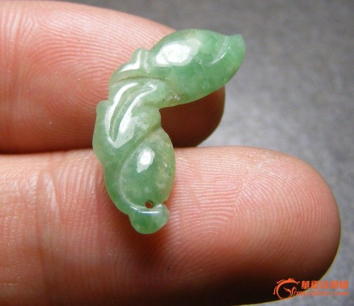 全美品 清代.老坑冰糯米绿种浮雕小瓜瓜坠(小巧