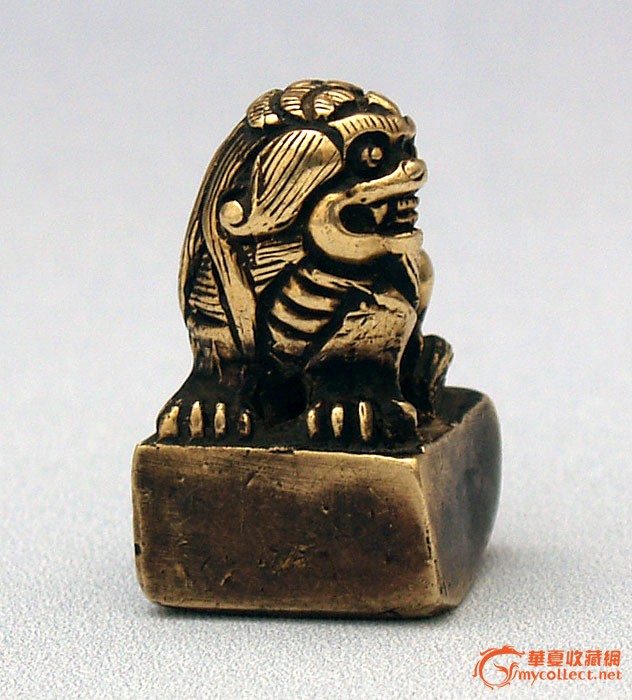 雕刻精美的老铜狮子印章