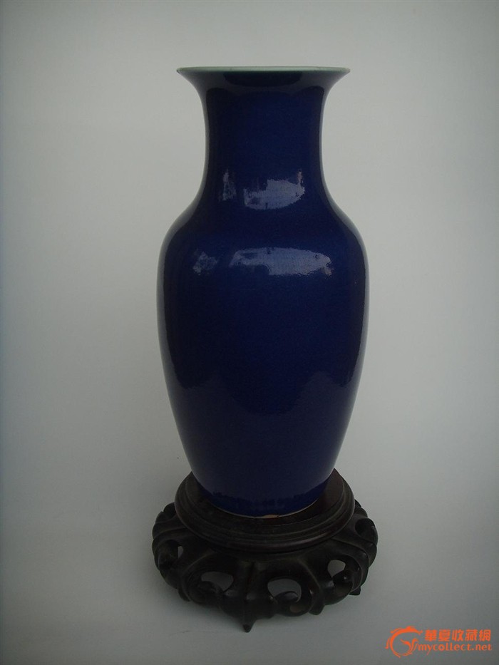 清乾隆霁蓝釉花瓶