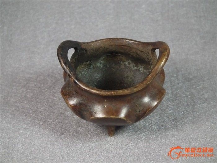 绝对包老 清代老黄铜宣字款花口冲天双耳微型