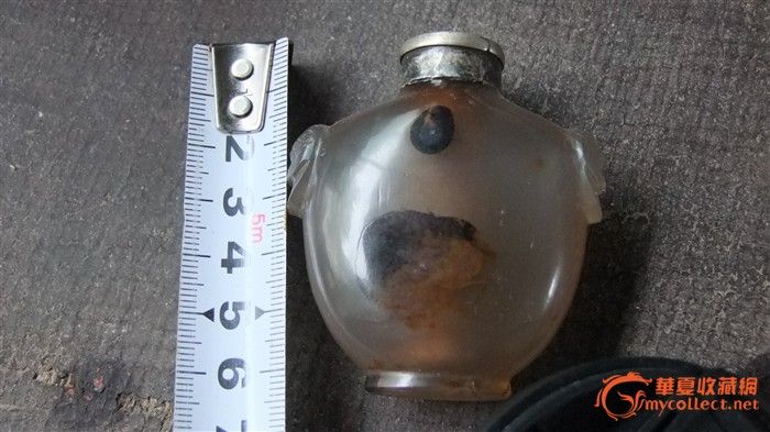 地摊交易区所展示的物品交易信息,其真实性、准确性和合法性由信息发布人负责,华夏收藏网不承担任何法律责任。 华夏收藏网有两种交易模式,1、买卖双方私下协商自行交易;2、买卖双方委托华夏收藏网代理交易。 凡是用户私下交易免费,但本网不承担任何责任。华夏收藏网提醒:为保障您的利益,推荐您选择委托华夏收藏网代理交易,具体安全交易方法如下: 代理交易其运作的实质是以华夏收藏网为货与款转移的中介,提供让买卖双方都放心货款转移的一种服务。 1、买卖双方通过看图、交流达成交易意向,买家将货款作为押金汇至本网,本网收到押金