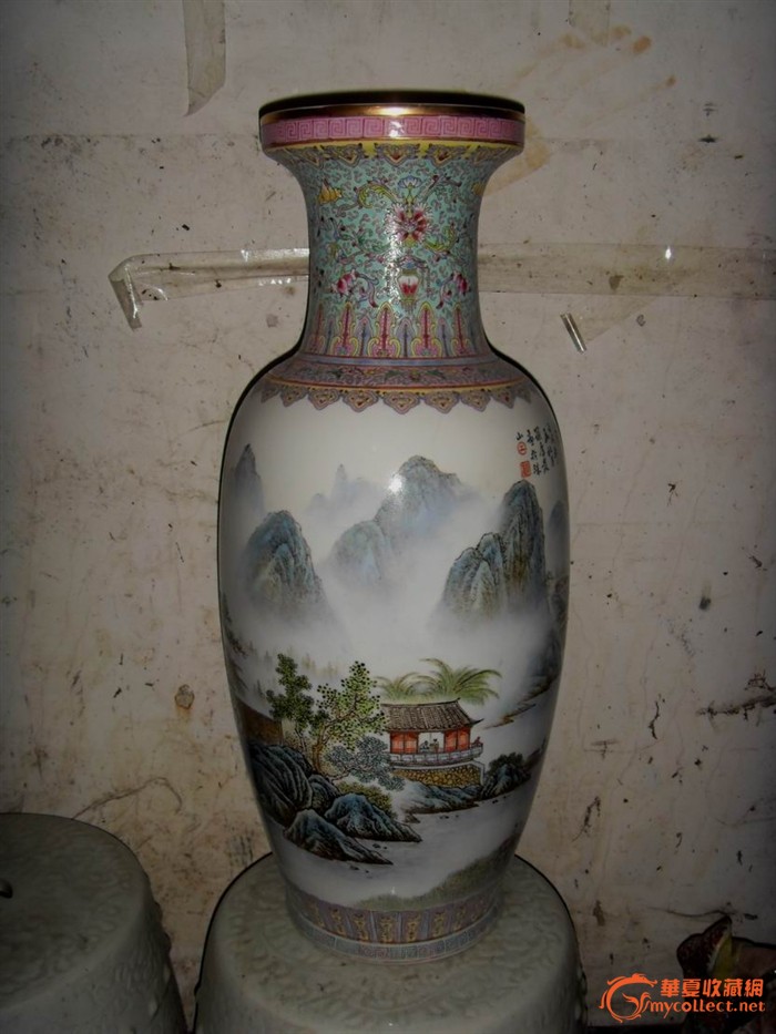 70-80年代景德镇艺术瓷厂300件山水花篮瓶