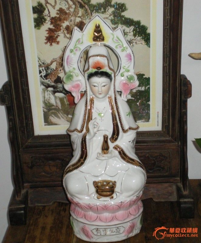 一尊瓷器观音像