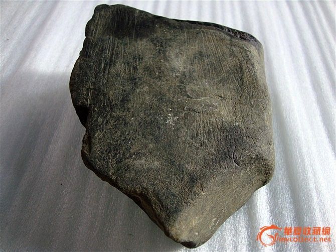 缅甸莫湾基黑沙皮断口赌石毛料(98)_缅甸莫湾基黑沙皮断口赌石毛料(98)价格_缅甸莫湾基黑沙皮断口赌石毛料(98)图片_来自藏友qd1716_玉器_地摊交易_华夏收藏网 cang.com