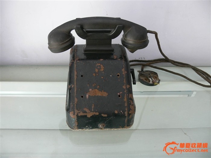 两部古老的通讯设备[[手摇发电电话]]_两部古老