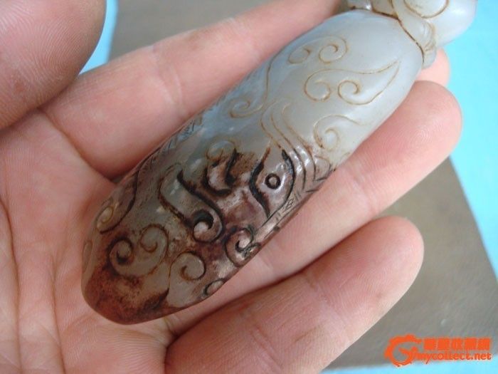 老和田饕餮纹貔貅把件_老和田饕餮纹貔貅把件