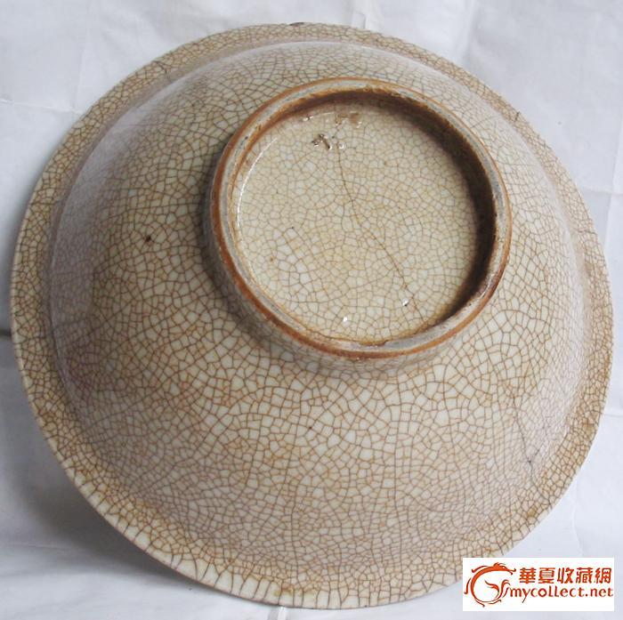 哥釉开片折沿大碗