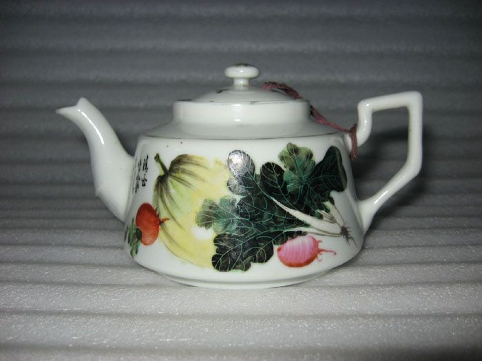 【民国名家余正青,粉彩壶 】