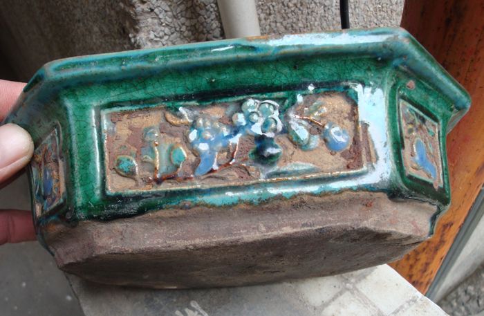 石湾窑绿釉雕花水仙盆