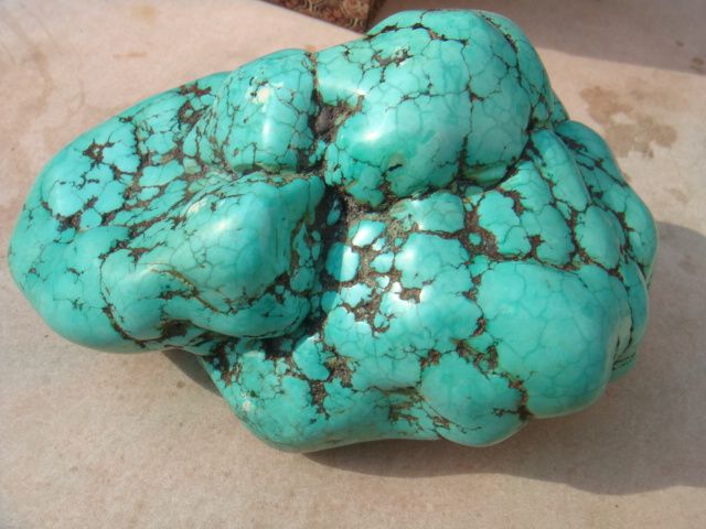 天然绿松石一块