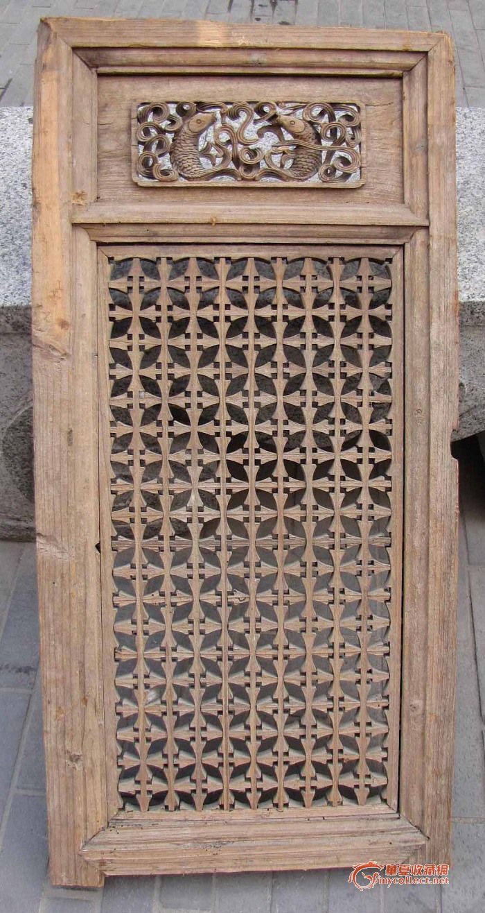 清代雕双鱼的老花窗