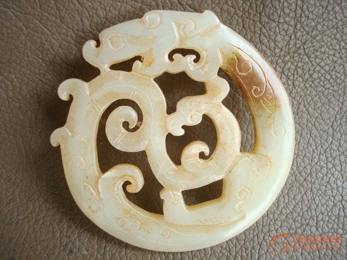 老和田龙头凤尾玉佩