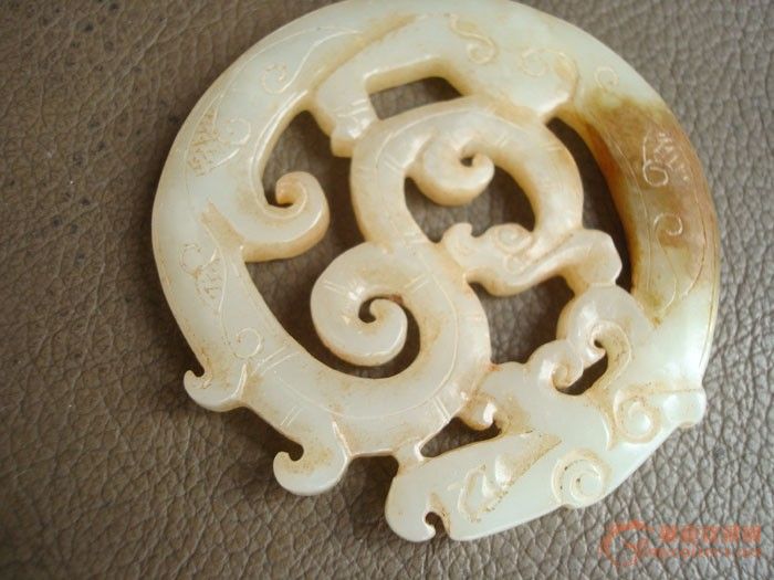 老和田龙头凤尾玉佩