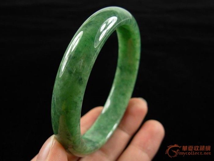 冰糯种满深绿色a货翡翠厚装手镯带证书
