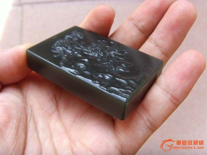 和田青碧玉雕菊花大牌子