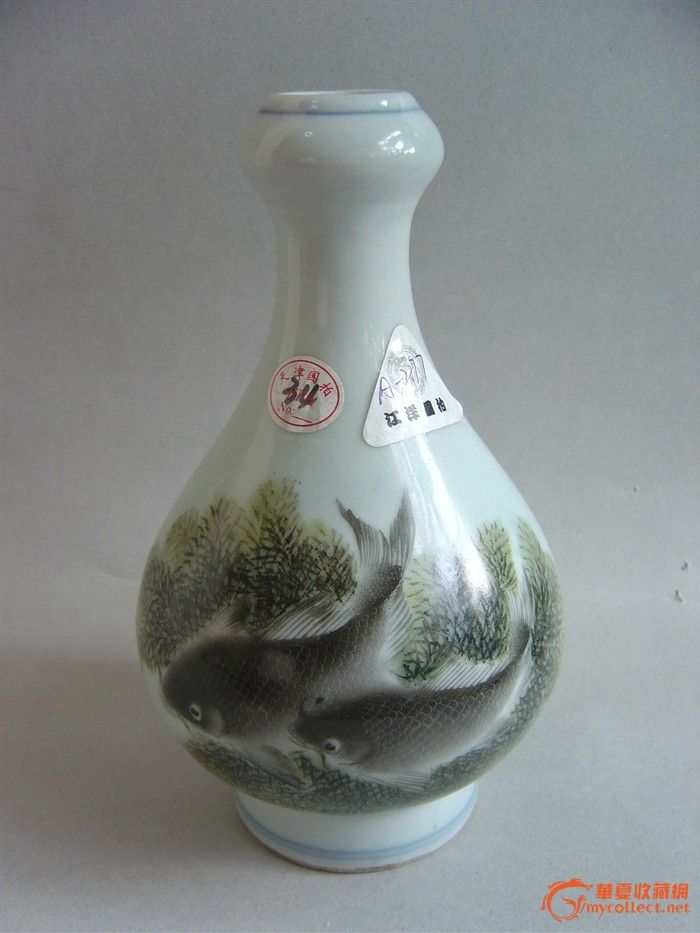 民国粉彩邓碧珊鱼藻纹祘头瓶. 高22cm