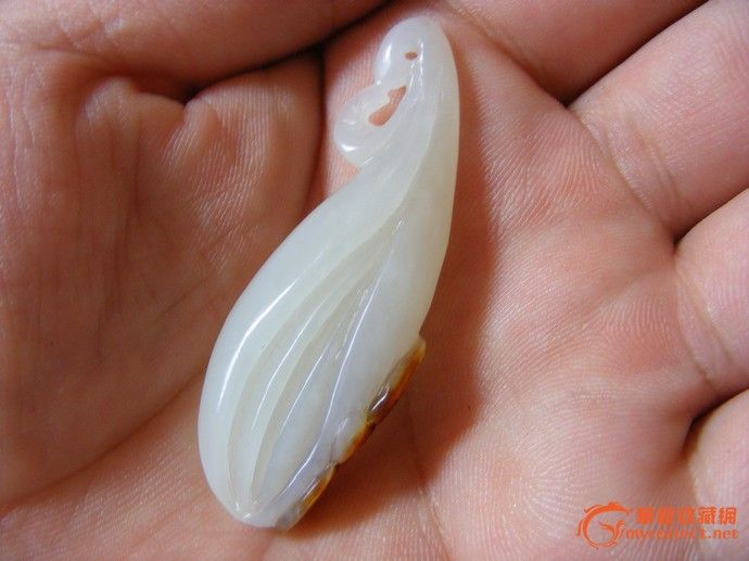 和田玉百合花雕件